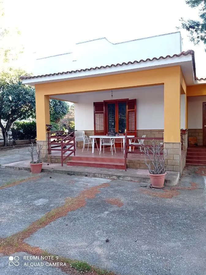Sunset Cottage チーニジ